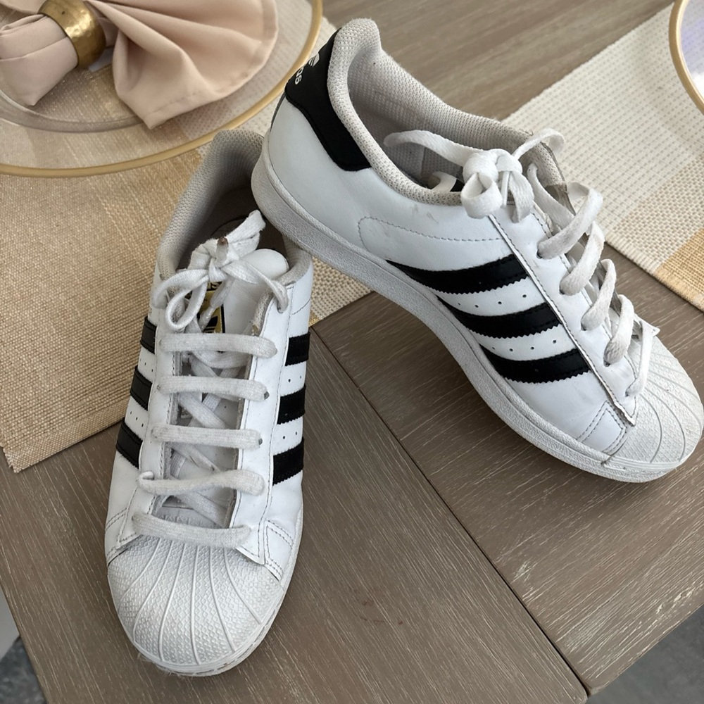 Adidas White and Black Sneakers 5.5
